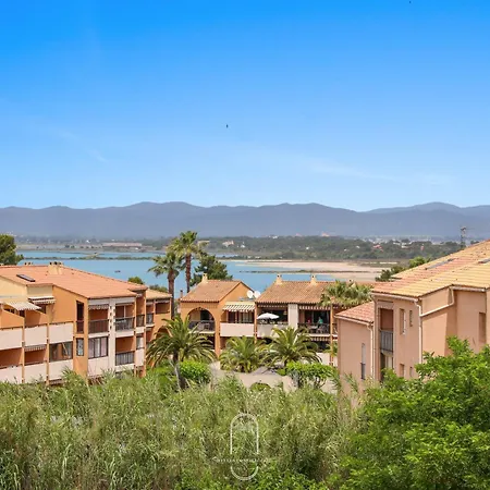 Apartment Le Phare Giens Clim/wifi/parking Hyeres
