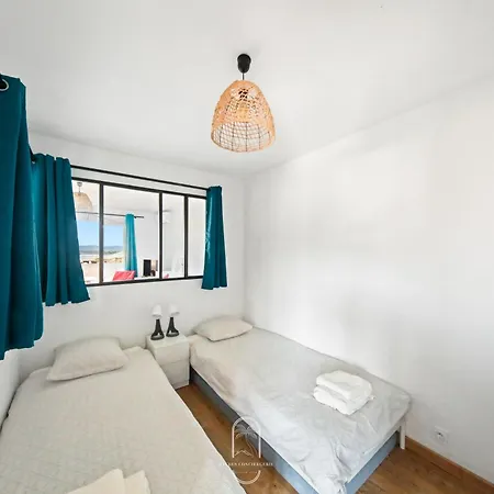 Apartment Le Phare Giens Clim/wifi/parking Hyeres