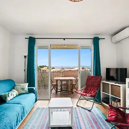 Le Phare Giens Clim/wifi/parking شقة *